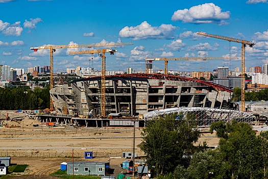 Ледовый корт начали монтировать на арене нового ЛДС в Новосибирске