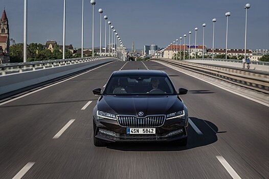 В России появилась новая Skoda Superb из Китая