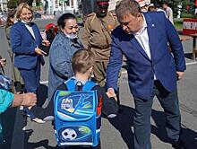 Самарские школьники получили подарки от "Русфонда"