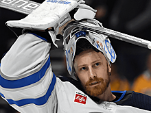 Вратарь «Чикаго» Броссуа может пропустить старт сезона. Он перенес операцию на мениске