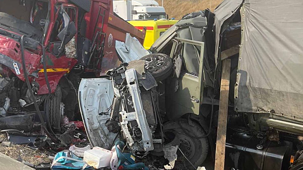 Состояние выжившей в страшной аварии под Вольском девочки остается тяжелым