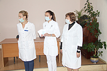 Врачам Томской области вручили свыше 400 сертификатов на услуги салонов красоты