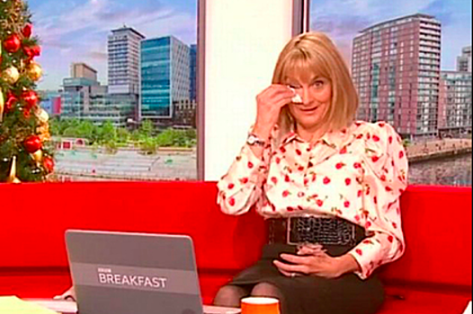 Телеведущая разрыдалась в прямом эфире и сорвала съемки