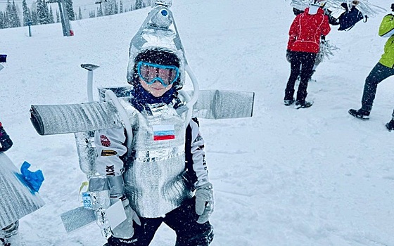 В Шерегеше провели спуск с горы в День космонавтики