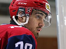 Акмальдинов о переходе в «Амур»: «Это отличный шанс проявить себя на уровне КХЛ. Видно, что коллектив сплоченный, атмосфера в раздевалке хорошая»