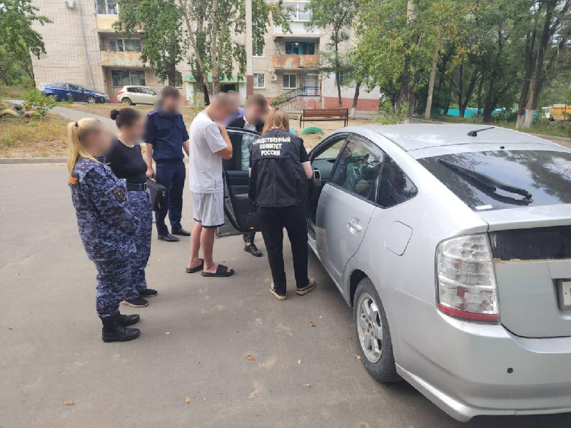«Пугали пистолетом и вывезли в поле»: четверо благовещенцев, вымогая 25 тыс. рублей, похитили инвалида