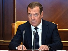 Медведев заявил о рисках гражданской войны в США
