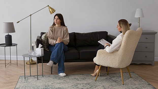 В России призвали включить услуги психолога в полис ОМС