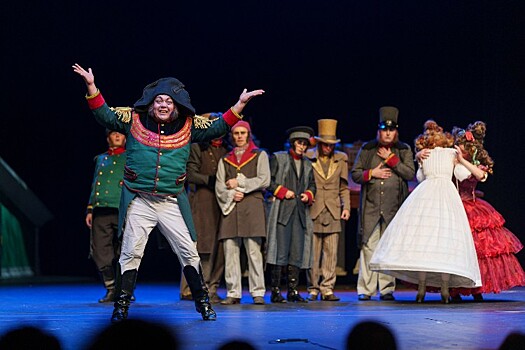 Фоторепортаж: Архангельский театр драмы представил в Краснодаре «Ревизора»