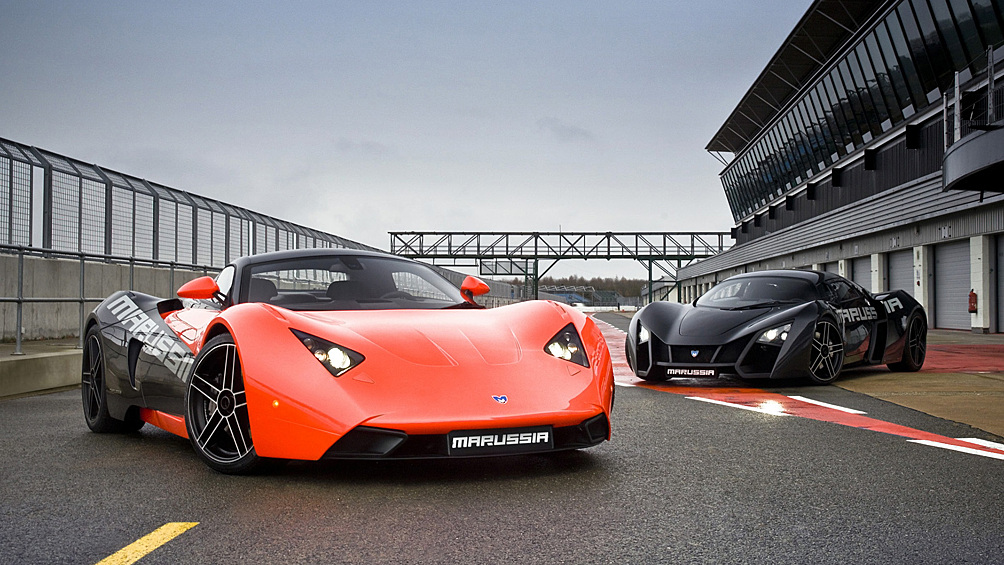 Позже Marussia представила модель B2 с агрессивным дизайном от британского ателье Carriago – но тут дальше прототипов дело не пошло. А потом мечты разбились о реальность. Вернее, о цены в 4,5-5,5 миллионов рублей (около $150-180 тысяч по курсу 2010 года). Для России тех лет – безумные деньги. Всего собрали около 15 машин, включая прототипы, а реально продали и того меньше – клиентов нашлось не больше десятка.