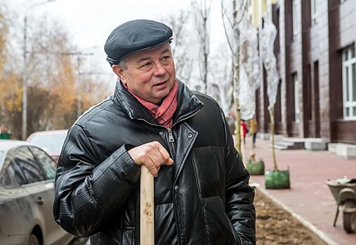 Анатолий Артамонов вошел в топ-5 самых «домовитых» губернаторов