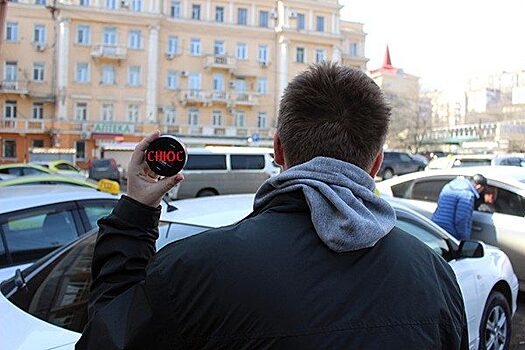 Во Владивостоке записали на видео незаконную продажу снюса несовершеннолетнему