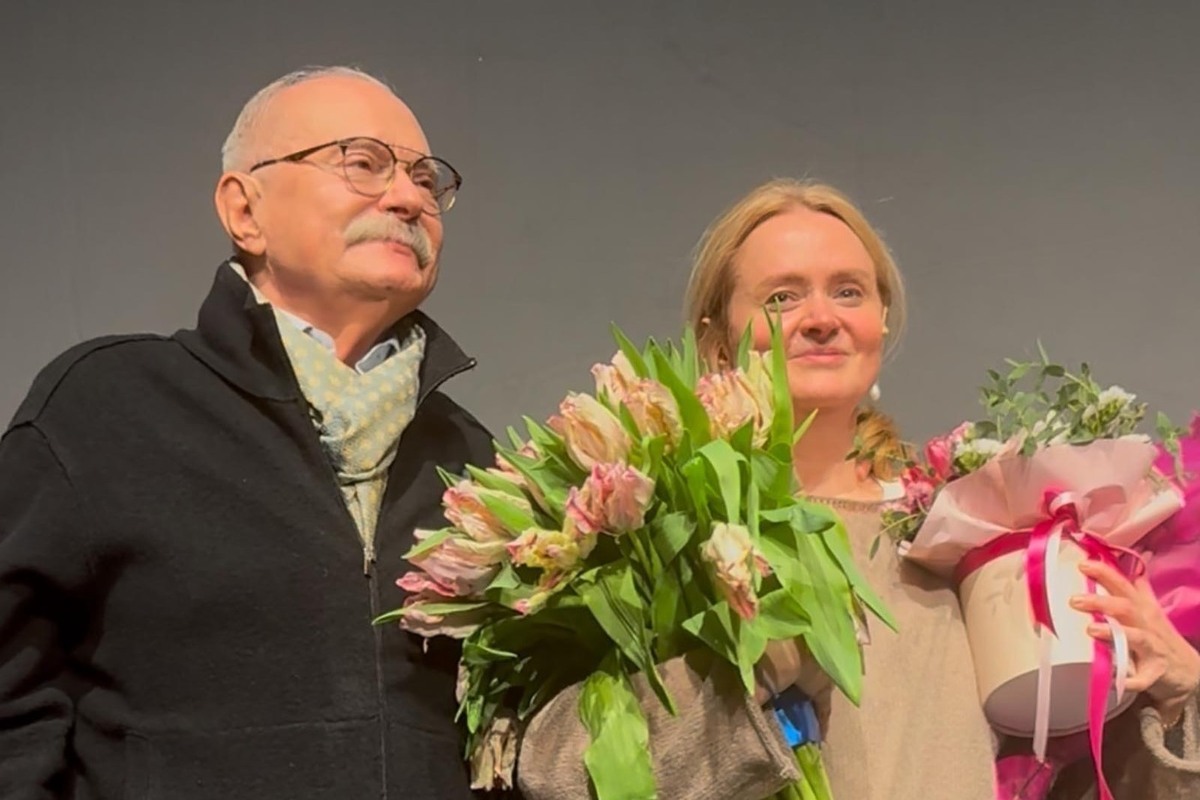 Михалков сделал строгое предупреждение перед возвращением Ефремова на сцену