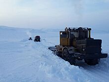 На автодороге «Яна» продолжаются работы по расчистке снежных заносов
