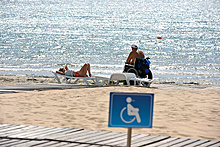 Правительство попросили организовать пляжи для инвалидов