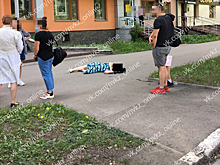 Новокузнечанка в голубом платье скончалась на улице средь бела дня