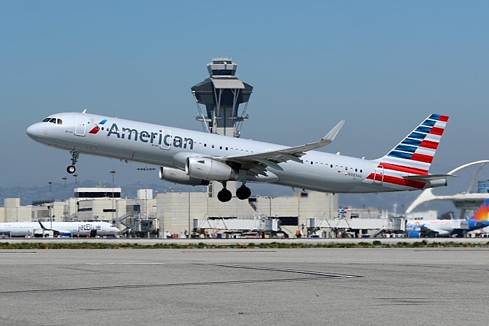 American Airlines увольняет 40 тысяч сотрудников