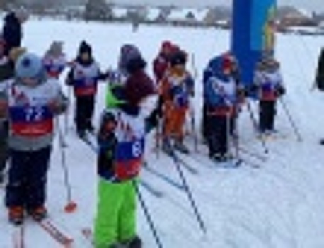Ученики школы №2075 из Марушкинского приняли участие в детской инклюзивной «Лыжне Здоровья»