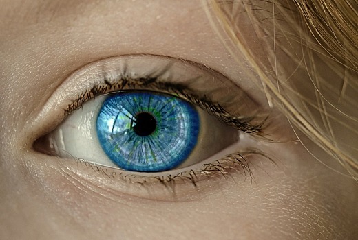 «Умный гель» поможет восстановить глаза без операции