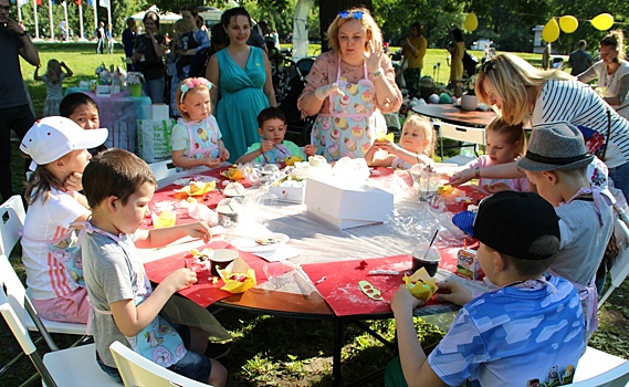 Городской фестиваль «Пикник на пледе» прошел в Обручевском районе