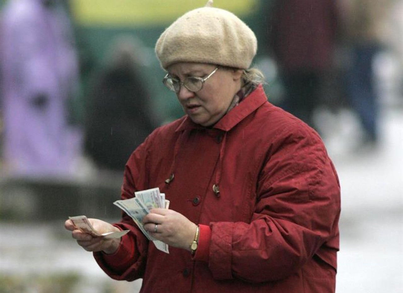 Продавщица спасла пенсионерку от телефонных аферистов в Приморье