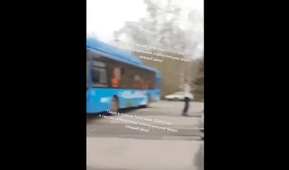 ЗСЖД подтвердила факт экстренного торможения поезда из-за автобуса на переезде в Новокузнецке