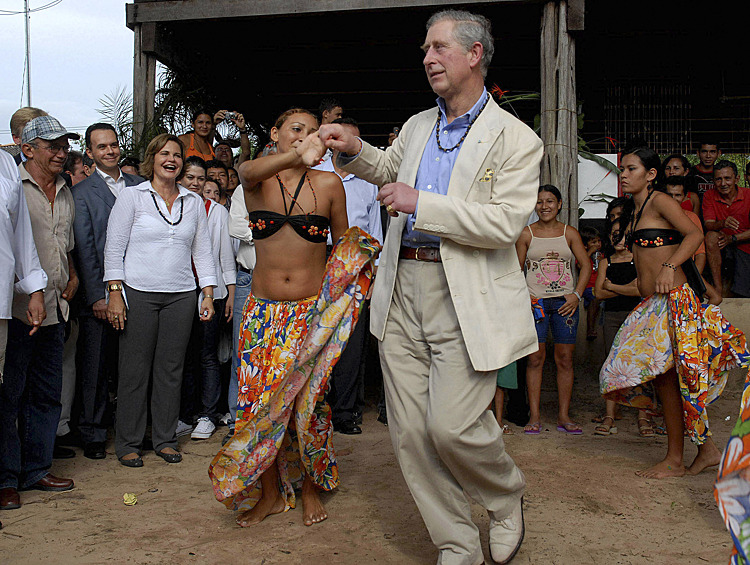 Принц Чарльз танцует в Бразилии, 2009 год