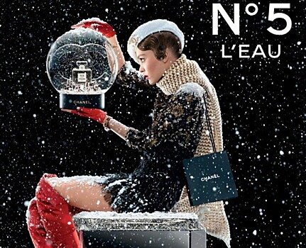 Chanel представили рождественскую рекламную кампанию — и она очень красивая!