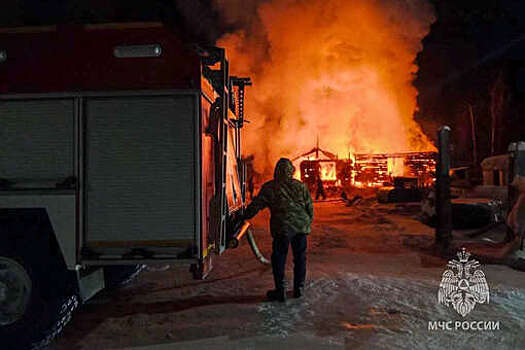При пожаре в частном доме в Якутии погибли пять человек, в том числе трое детей