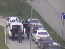 Воришкам по 18 лет: в Академическом задержали банду, снимавшую аккумуляторы с машин