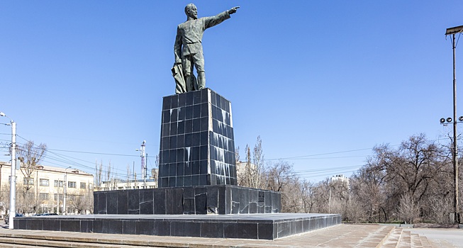 Отреставрированную скульптура Феликса Дзержинского доставили из подмосковного Жуковского в Волгоград