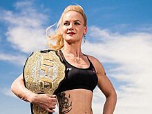 Чемпионка UFC Шевченко показала фигуру в бикини