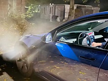 Читайте инструкцию: пар из электромобилей Tesla при зарядке оказался нормой