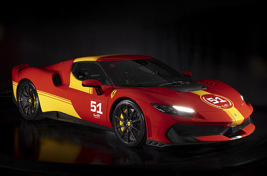 Piloti Ferrari 296 Speciale. Итальянская компания оформила супергибрид в духе «Ле-Мана». Покупателей выберут по спискам: нужно быть опытным пилотом, участвовавшим в фирменных спортивных мероприятиях.