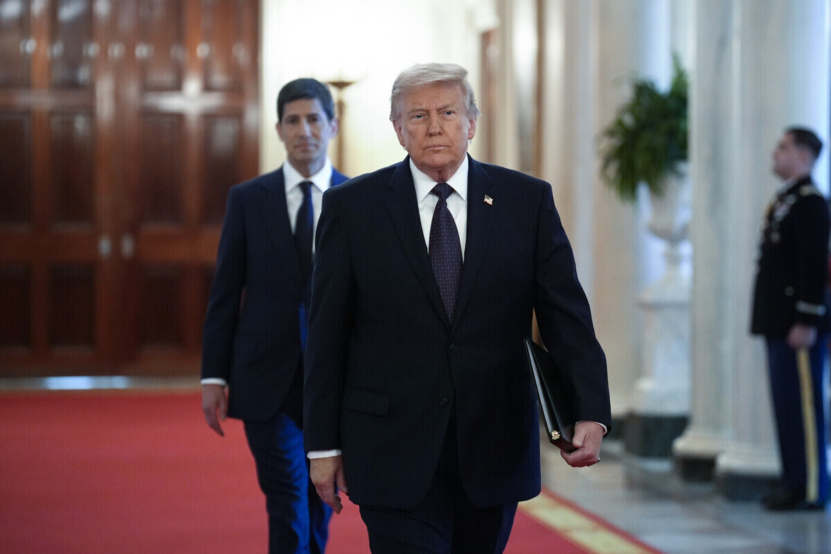 СМИ: Трамп находится в безопасности после инцидента со стрельбой у Белого дома