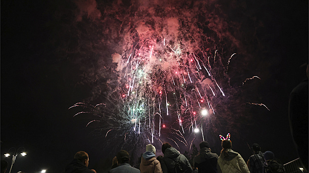 Жителям Салехарда назвали разрешенные площадки для запуска фейерверков