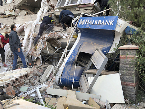 Очевидцы землетрясения в Турции рассказали подробности: «Мысленно прощалась с жизнью»