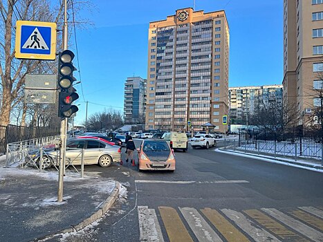 В Новосибирске в ДТП на улице Лазурной пострадал 15-летний пешеход