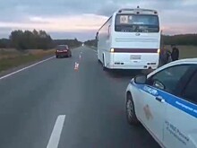 Колесо взорвалось на ходу у туристического автобуса в Городецком районе