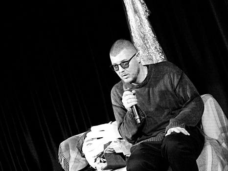 Моноспектакль об отце по повести репера Рича покажут в Чите