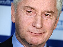 Лучший клуб КХЛ уволил иностранного тренера вратарей. Он считает, что во всем виновата политика