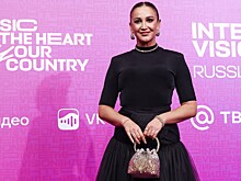 Бузова посетила «Интервидение» с сумкой за сотни тысяч рублей