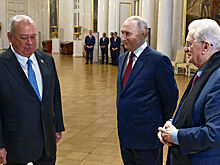 Путин и король Малайзии пообщались за рабочим завтраком в Зимнем дворце