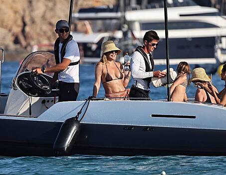 В сети появились снимки 46-летней Кейт Хадсон в бикини без фотошопа