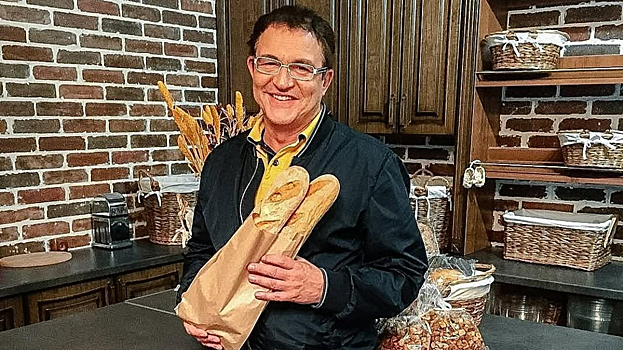 Адвокат Дмитрия Диброва прокомментировал отъезд телеведущего из России на фоне скандала