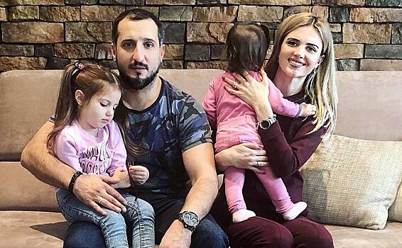 Супруга Арарата Кещяна впервые показала лицо их младшей дочери