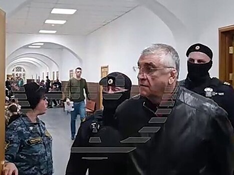 Партия "Единая Россия" приостановила членство арестованного мэра Кизилюрта