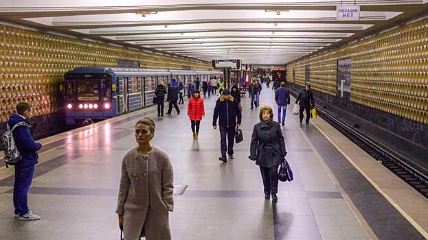 В московском метро встали поезда от «Курской» до «Киевской»