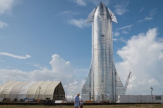 Илон Маск показал звездолёт Starship изнутри