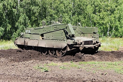 В Омске впервые показали тягач на базе танка Т-80